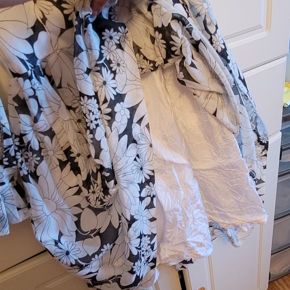 Wendy Lane Montreal Black and White Floral Midi Dress - Picture 6 of 8